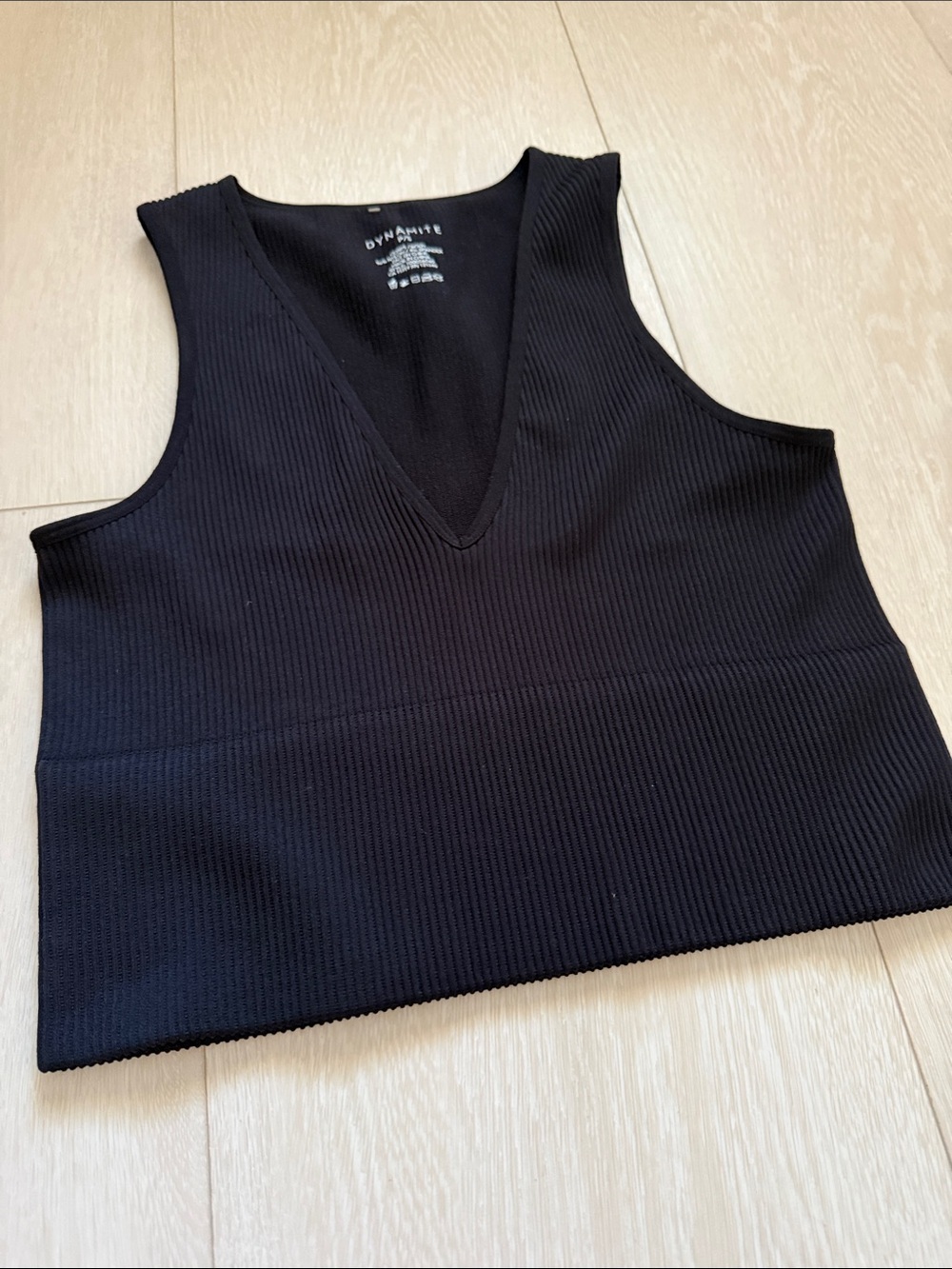 Dynamite Black Ribbed V-Neck Crop Tank Top - Picture 7 of 8